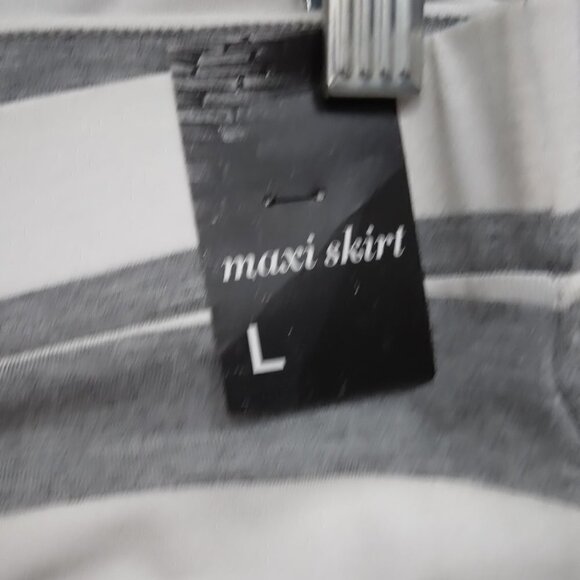 New York & Co | Soho Street Striped Knit Maxi Skirt Front Slit Gray White | Sz L - Picture 7 of 9